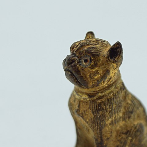 Wiener bronze in shape as a small French Bulldog