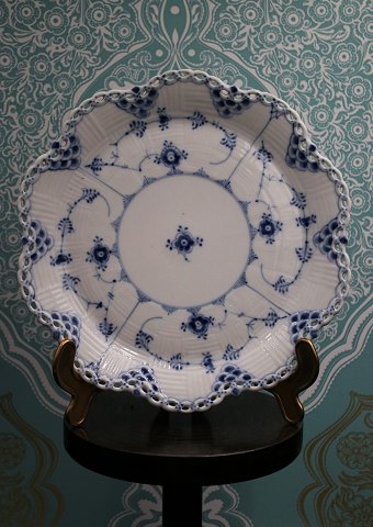 Royal Copenhagen Blue Fluted Full lace dish (for fruit bowl) 
RC# 1/1062...