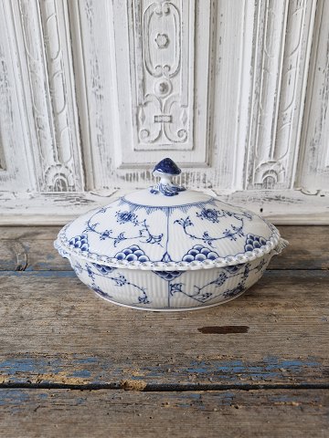 Royal Copenhagen Blue Fluted full lace dish no. 1129 main