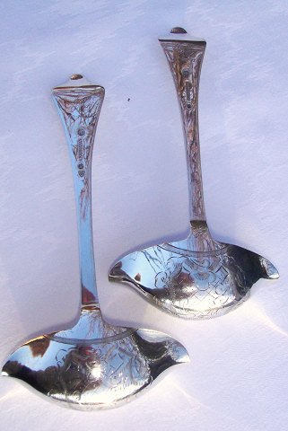 Antik Rococo silver cutlery Gravy ladle with initiales