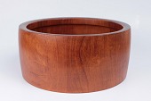 Richard Nissen
Large bowl/salad bowl in staved teak.
Manufacturer: Nissens Trævarefabrik, Langaa, Denmark
Height: 12,5 cm
Diameter: 27,5 cm
Thickness of wood: 1,8 cm
Excellent condition!
item no:
181334 Richard Nissen
Large bowl/salad bowl in staved teak.
Manufacturer: Nissens Trævarefabrik, Langaa, Denmark
Height: 12,5 cm
Diameter: 27,5 cm
Thickness of wood: 1,8 cm
Excellent condition!
item no:
181334
