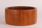 Richard Nissen
Large bowl/salad bowl in staved teak.
Manufacturer: Nissens Trævarefabrik, Langaa, Denmark
Height: 12,5 cm
Diameter: 27,5 cm
Thickness of wood: 1,8 cm
Excellent condition!
item no:
295306 Richard Nissen
Large bowl/salad bowl in staved teak.
Manufacturer: Nissens Trævarefabrik, Langaa, Denmark
Height: 12,5 cm
Diameter: 27,5 cm
Thickness of wood: 1,8 cm
Excellent condition!
item no:
295306