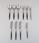 Jens H. Quistgaard "Variation VI" cutlery of handmade stainless steel.
3 dinner forks (L. 20.5 cm), 3 dinner knives (L. 22 cm), 3 table spoons, 1 
luncheons knife.