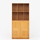 Roxy Klassik 
presents: 
Mogens 
Koch / Rud. 
Rasmussen 
Snedkerier
Set on a 
cabinet and a 
bookcase and in 
...