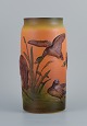 Ipsens Enke, sjælden vase med flyvende ænder.
Glasur i orange og grønne toner.