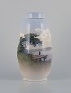 L'Art presents: 
Royal 
Copenhagen, 
lidded 
porcelain vase.