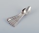 L'Art presents: 
Christofle, 
France. A set 
of six dinner 
spoons in 
plated silver.