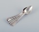 L'Art presents: 
Christofle, 
France. A set 
of five dinner 
spoons in 
plated silver.