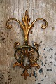 K&Co. presents: 
Old French 
wall hook in 
gilded metal 
with a fine 
patina...