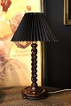 Old English 
table lamp in 
dark twisted 
wood with black 
...
