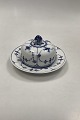 Danam Antik 
presents: 
Royal 
Copenhagen Blue 
Fluted Plain 
Butter dish 
with lid No 4