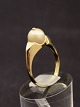 Middelfart 
Antik presents: 
14 carat 
gold ring with 
genuine pearl