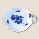 Moster Olga - 
Antik og Design 
presents: 
Royal 
Copenhagen
Braided blue 
flower
Leaf dish
#10/ 8001
*DKK 175