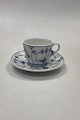 Danam Antik 
presents: 
Royal 
Copenhagen Blue 
Fluted Plain 
Coffee Cup and 
saucer No 2011