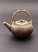 Middelfart 
Antik presents: 
Small 
Saxbo teapot 
with harapels 
glaze