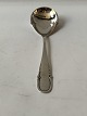 Antik Huset 
presents: 
Sugar 
spoon / 
Marmalade spoon 
#Ansgar Silver
From Toxsværd
Length approx. 
13.3 cm