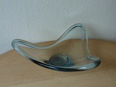 Holmegaard Art Glass Bowl
By Per Lütken
Diameter 33 cm
item no:
171952 Holmegaard Art Glass Bowl
By Per Lütken
Diameter 33 cm
item no:
171952