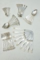 Georg Jensen
silver cutlery
Acanthus for 9
persons