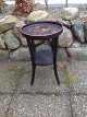 Old Lacquer
table.
The items are
in Hadsten ...