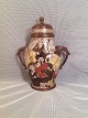 kinisisk Bronze
Cloisonné lid
boean ..
18 hundred ...