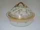 Flora Danica
Dish with
cover, Royal
Copenhagen
#3568