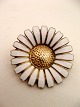 Marguerite
brooch