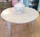 Small Swedish
white-painted
coffee table,
with flaps. ... Small Swedish
white-painted
coffee table,
with flaps. ...