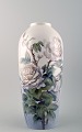 Large B&G, Bing
& Grondahl
vase, roses,
circa. 1910s.
Large B&G, Bing
& Grondahl
vase, roses,
circa. 1910s.