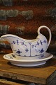 Old sauceboat
in Fluted
porcelain from
"Royal
Copenhagen" Old sauceboat
in Fluted
porcelain from
"Royal
Copenhagen"