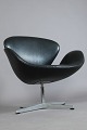 Roxy Klassik presents: Arne Jacobsen/Fritz Hansen.Easy chair."The Swan" Model 3322.Black, patinated, ...