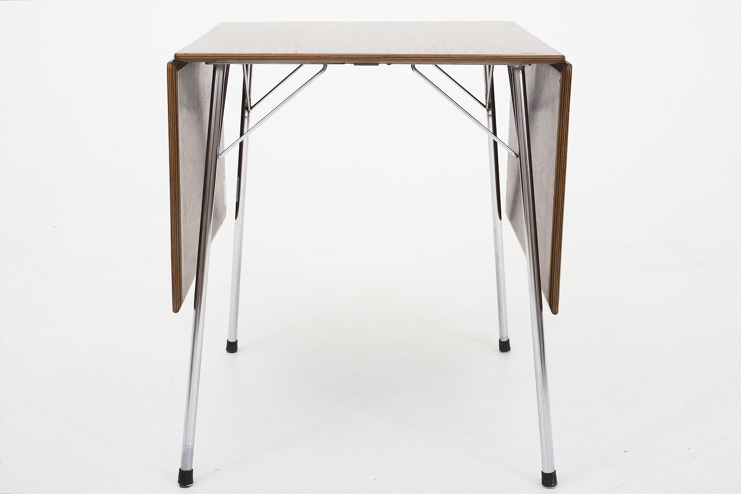 Worldantique.net arne jacobsen / fritz hansen drop lef table in ... Arne jacobsen spisestue