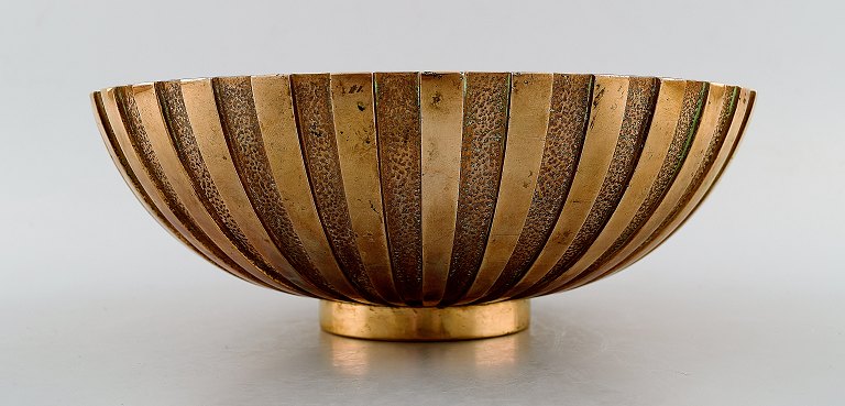 Stor Tinos art deco skål i bronze.