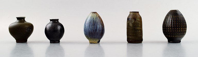 Wallåkra, fem miniature keramikvaser. Sverige 1960´erne.

