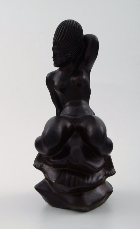 Hans Kongslev for Tinos, Princess on the pea after H. C. Andersen, dark 
patinated pewter.