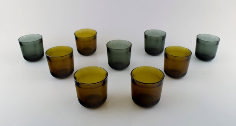 Kaj Franck (Finsk, 1911–1989) Nuutajärvi Glass Works, Finland, kunstglas. 9 
mundblæste drikkeglas i forskellige farver.
