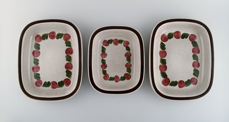 Jackie Lynd for Rörstrand. Three Birgitta serving dishes in hand-painted glazed 
stoneware. 1970s.

