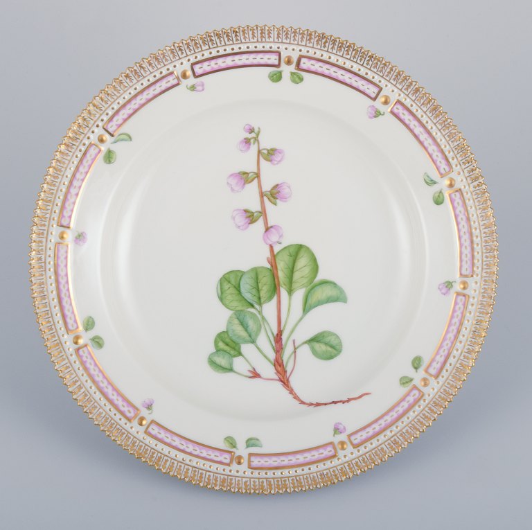 Royal Copenhagen Flora Danica dinner plate.
Hand-painted.