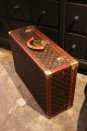 K&Co. presents: 
Original 
vintage LOUIS 
VUITTON Auth 
President 
Monogram Hard 
Case travel 
suitcase in 
SUPER fine ...