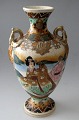 Pegasus – Kunst 
- Antik - 
Design 
præsenterer: 
Satsuma 
vase, Japan, 
ca.1900.