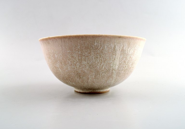 Saxbo bowl in stoneware decorated with beautiful eggshell glaze.
