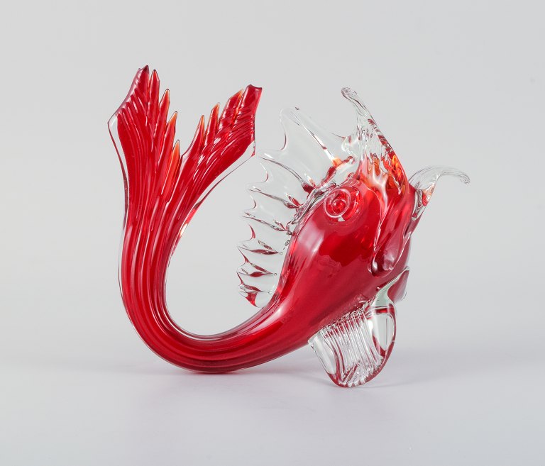 Stor rød Murano fisk i mundblæst kunstglas.