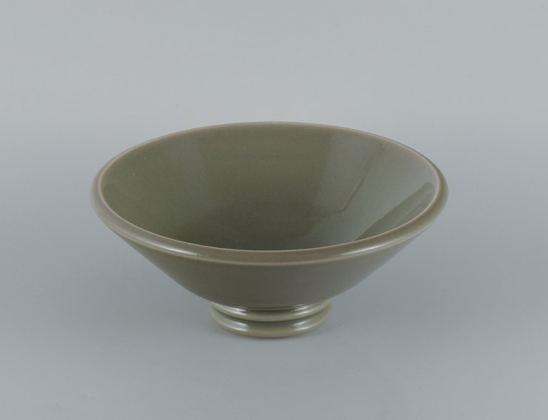 Gunnar Nylund for Rörstrand, skål i keramik med grå glasur.