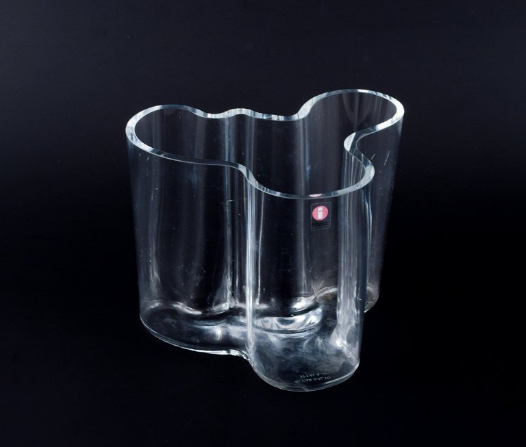 Alvar Aalto, Iittala, Finland, "Savoy" vase in clear glass.