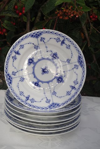 Royal Copenhagen Blue fluted half lace Plate 574