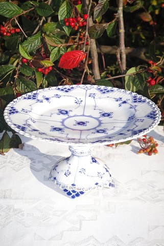 Royal Copenhagen Blue fluted full lace Cake dish 1093