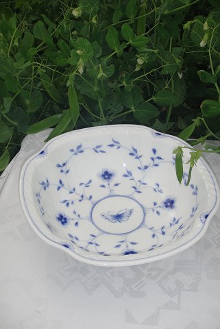 Bing & Grondahl Butterfly     Large bowl