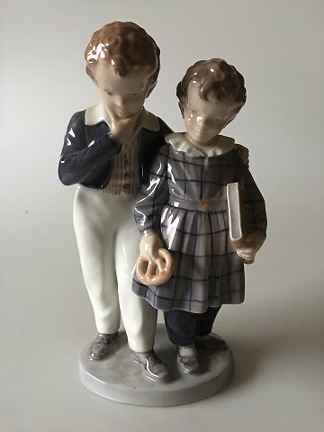 Royal Copenhagen Figurine The flight to America No 1761