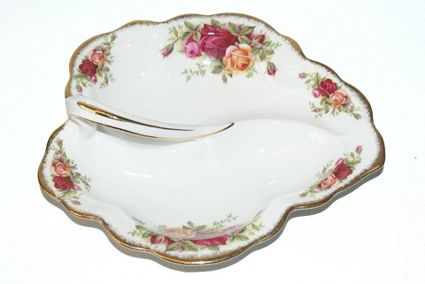 Old Country Roses, Leaf-shaped dish with handle
Længde 19 cm.
SOLD