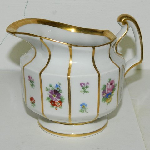 Royal Copenhagen "Henriette" creamer in porcelain