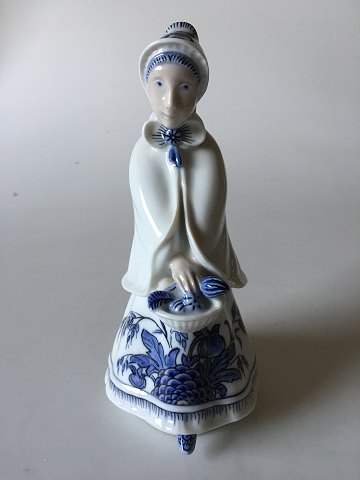 Royal Copenhagen Georg Thylstrup Figurine Girl with Basket Unique signed by Oluf 
Jensen No 2085